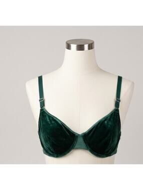 Vintage ?Victoria's Secret? 34B Green Velvet Unlined Unpadded Adjustable Strap